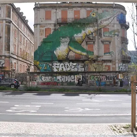 Avenue 17 * Lisbon